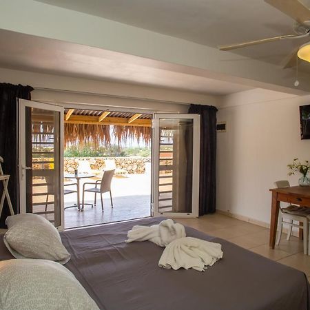 Hillside Resort Bonaire Kralendijk  Exterior foto