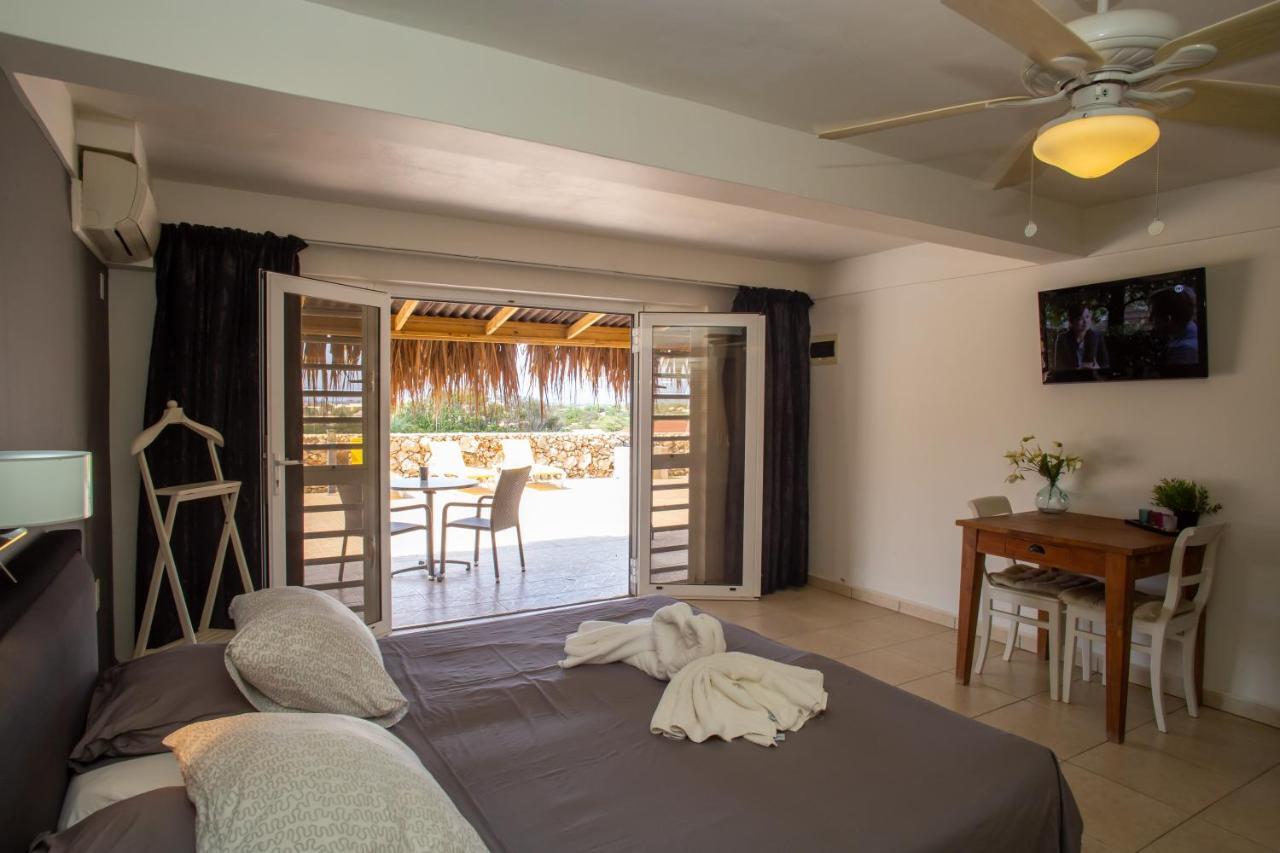 Hillside Resort Bonaire Kralendijk  Exterior foto