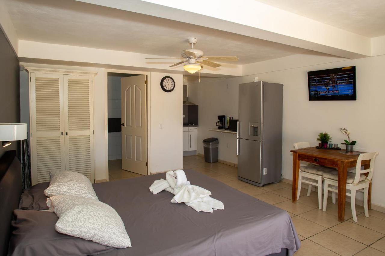 Hillside Resort Bonaire Kralendijk  Exterior foto